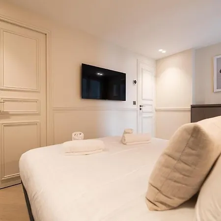 Relax In A Charming Flat In Le Marais شقة باريس