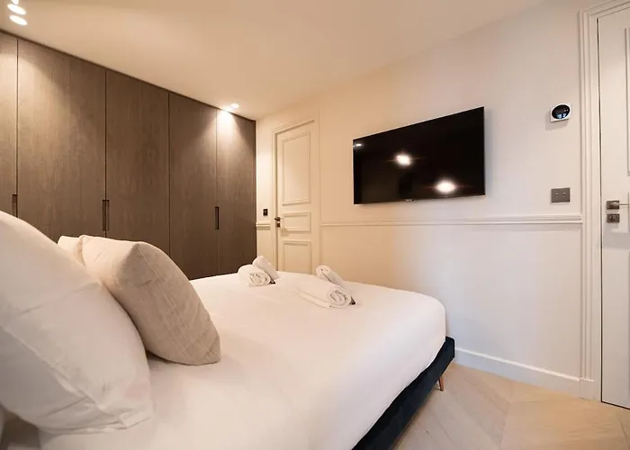 Relax In A Charming Flat In Le Marais *