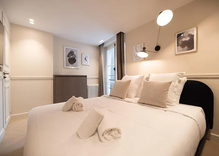 Relax In A Charming Flat In Le Marais Appartement Parijs